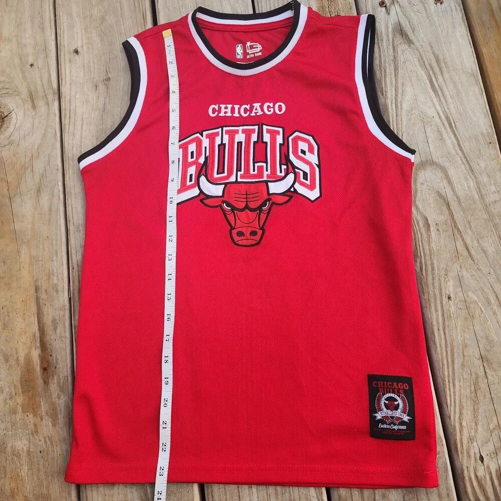 NBA Chicago Bulls Youth Red Basketball Jersey Size 14-16 Large Embroidered Logo